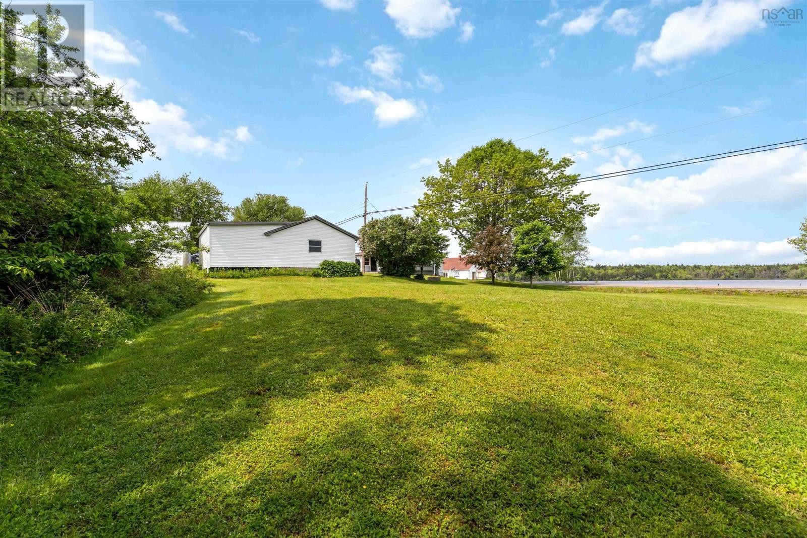 646 French Road — photo 42