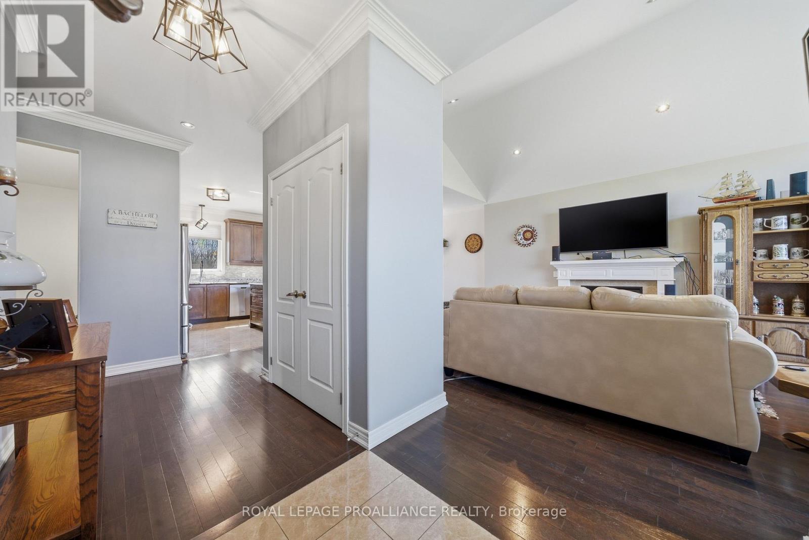 4 BAYSWATER ROAD — photo 8