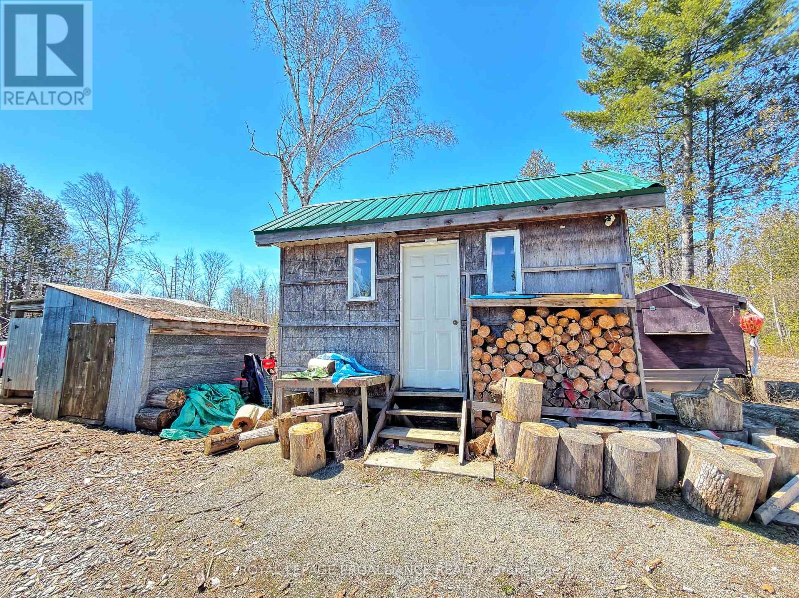 812 CLEVELAND ROAD - 22