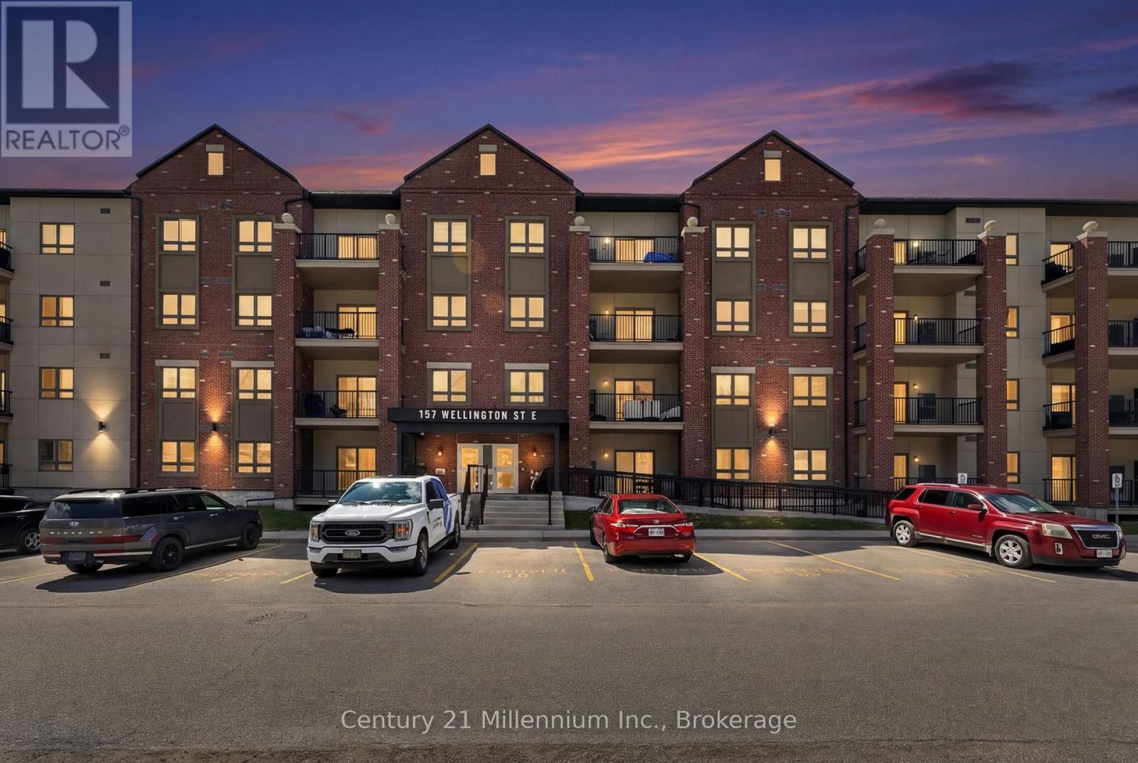 109 - 157 WELLINGTON STREET E