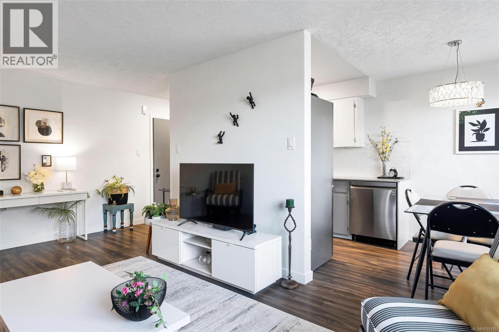 #109 1975 Lee Ave - 11