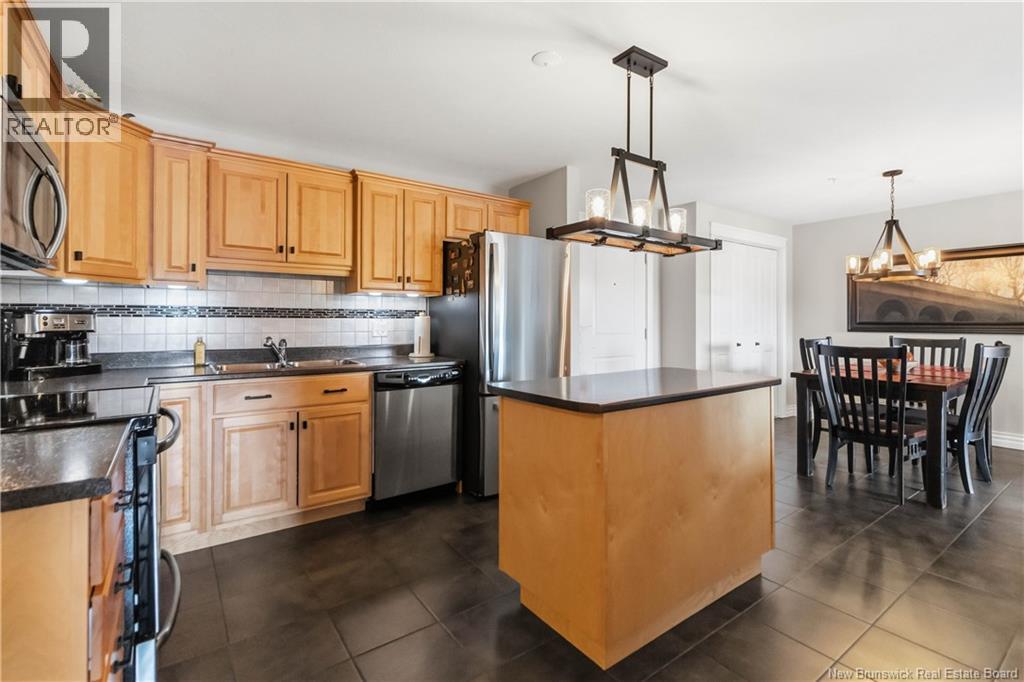 #407 65 DIAMOND HEAD COURT - 10