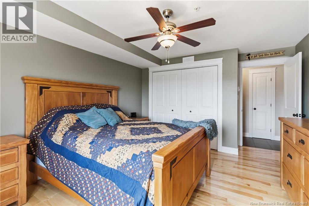 #407 65 DIAMOND HEAD COURT - 12