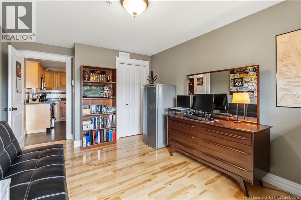 #407 65 DIAMOND HEAD COURT - 14