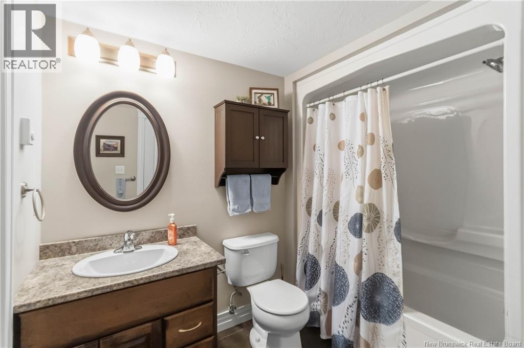 #407 65 DIAMOND HEAD COURT - 15