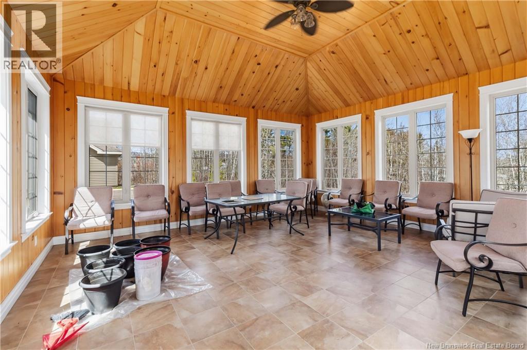 #407 65 DIAMOND HEAD COURT - 27