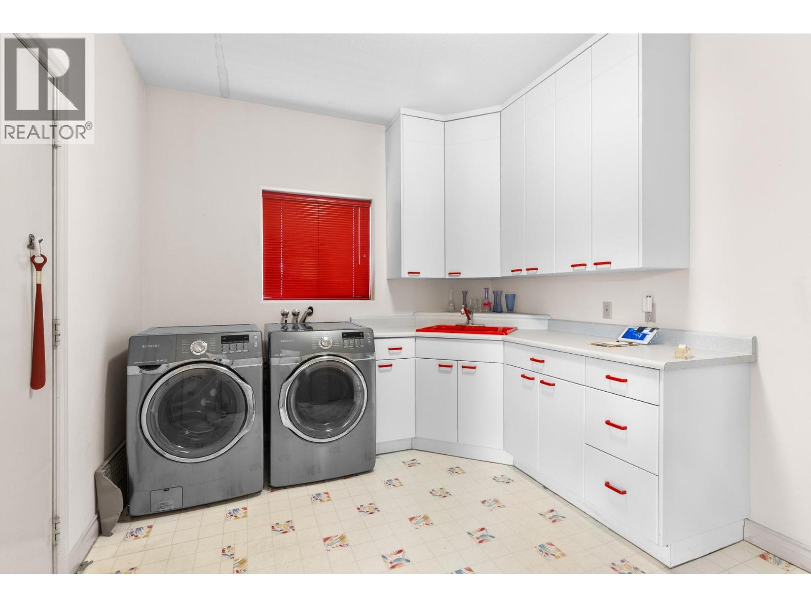 307 Sandpiper Court, Kelowna