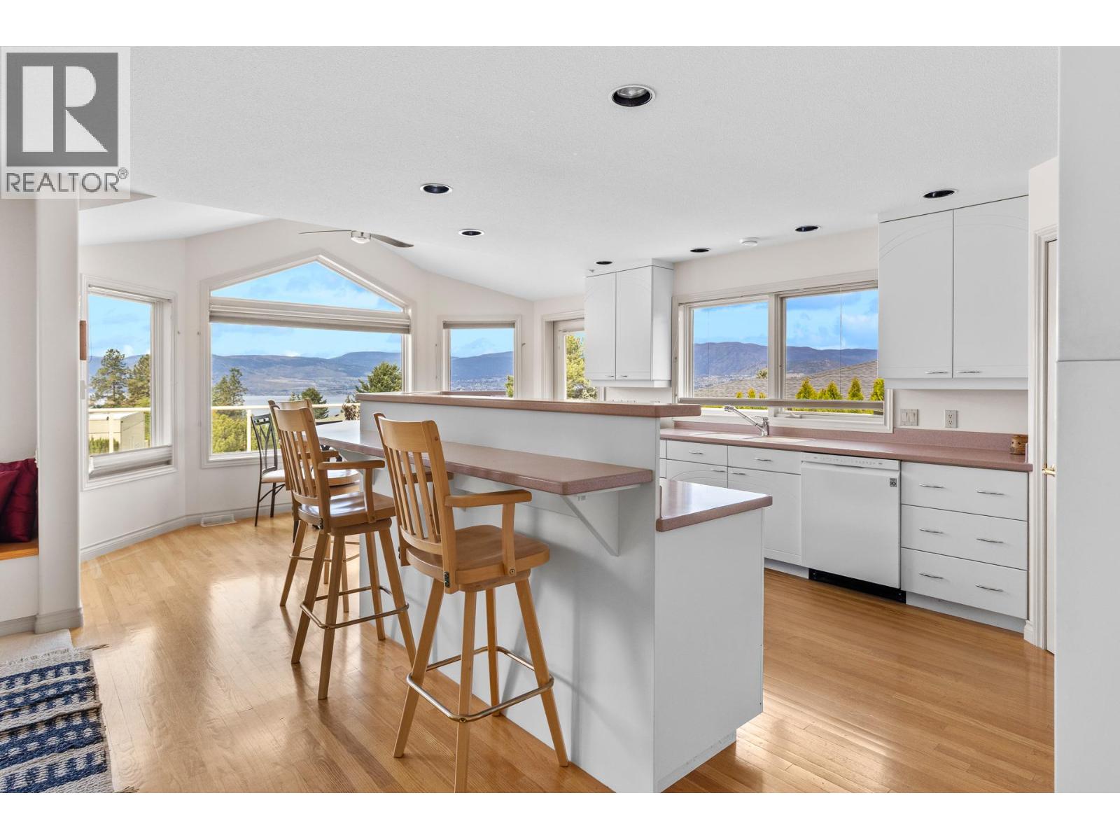 307 Sandpiper Court, Kelowna