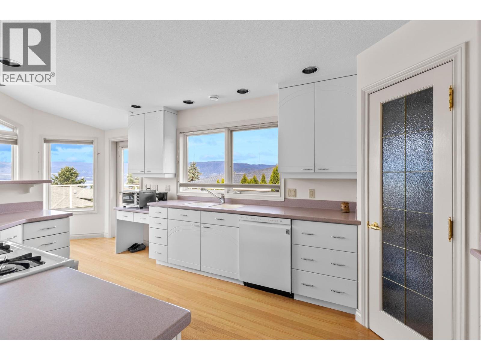 307 Sandpiper Court, Kelowna