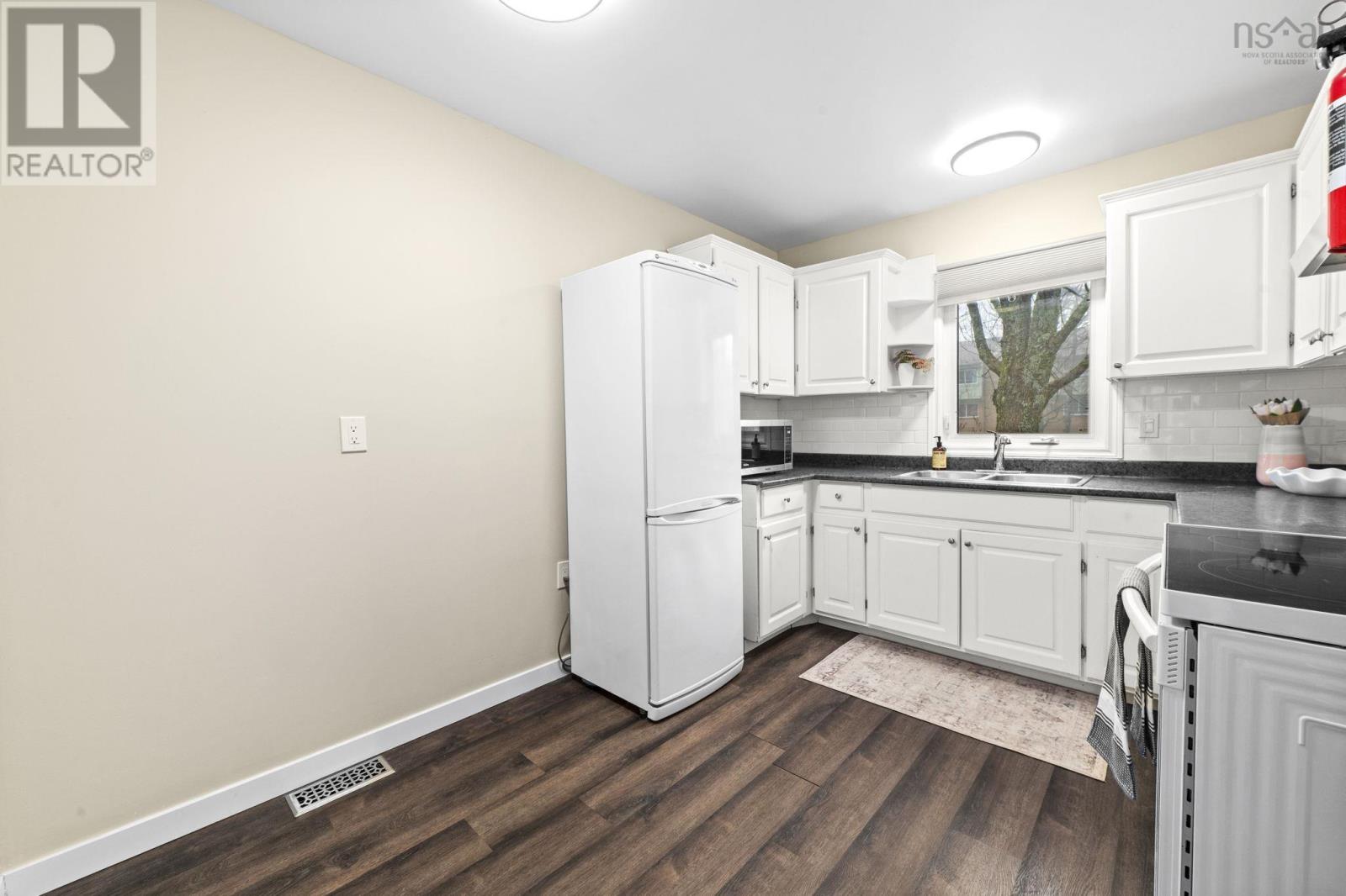222 Willett Street — photo 12