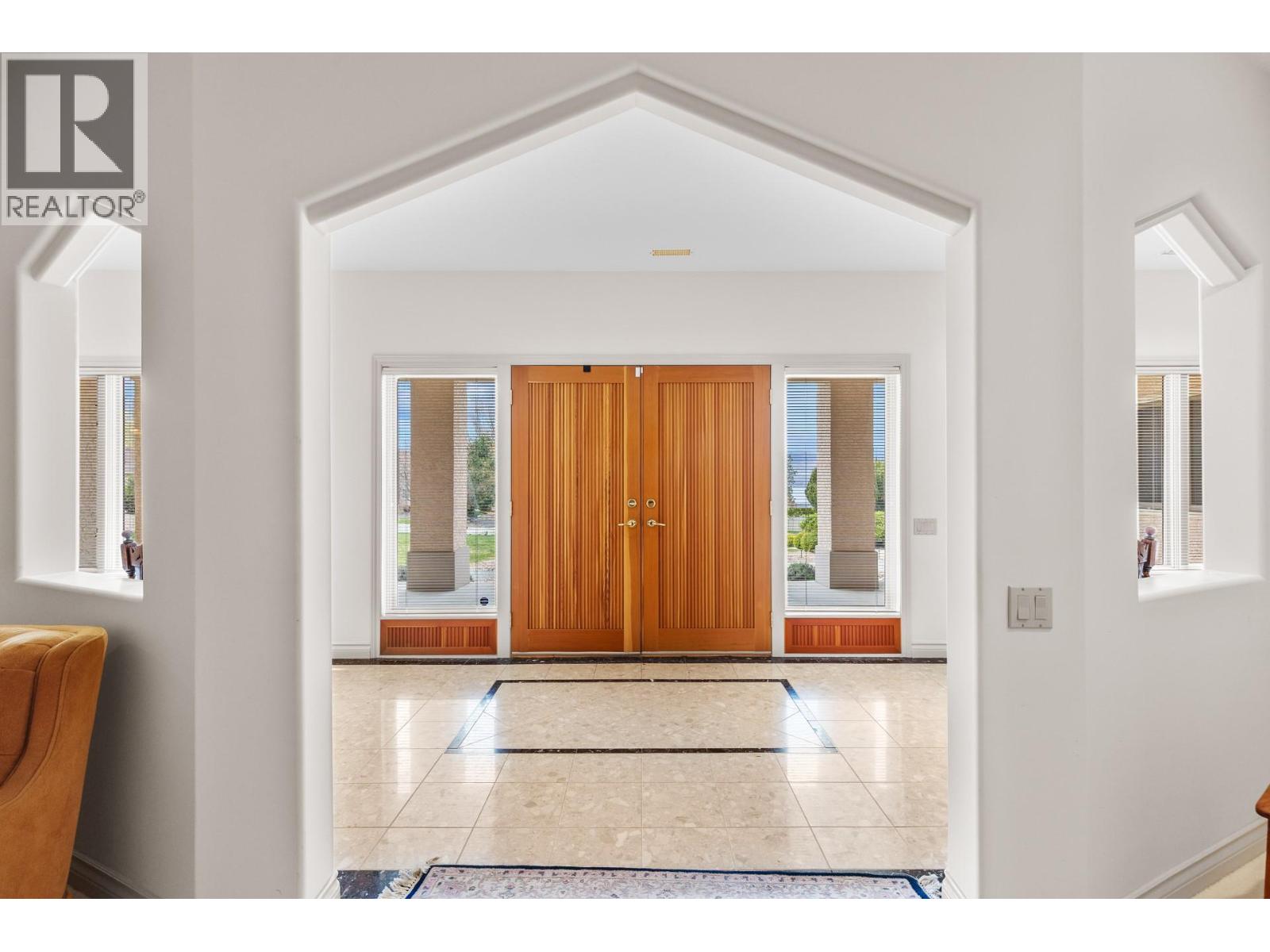 307 Sandpiper Court, Kelowna