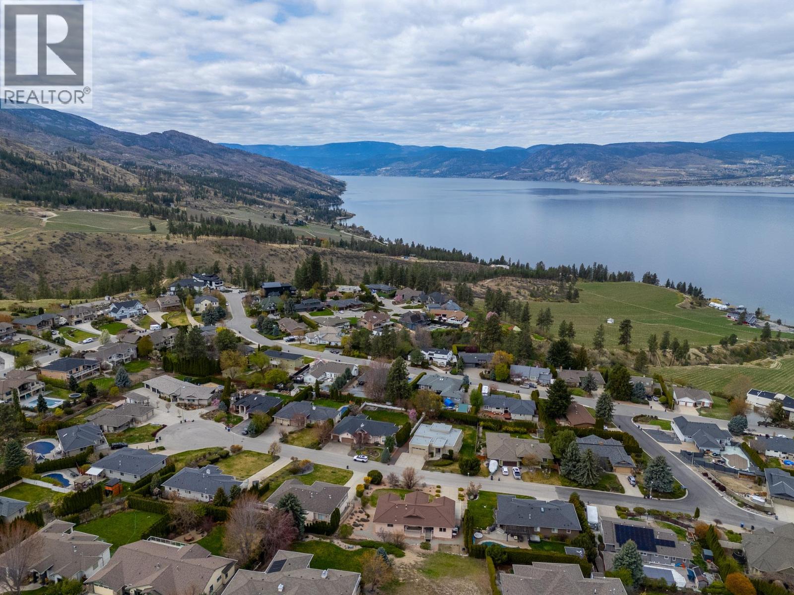 307 Sandpiper Court, Kelowna