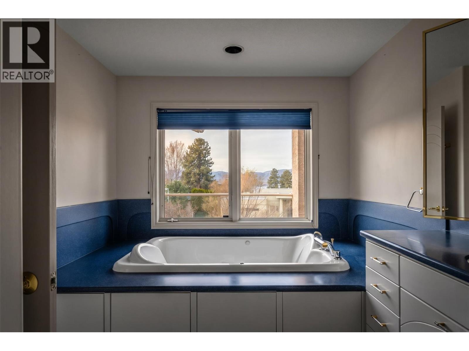 307 Sandpiper Court, Kelowna