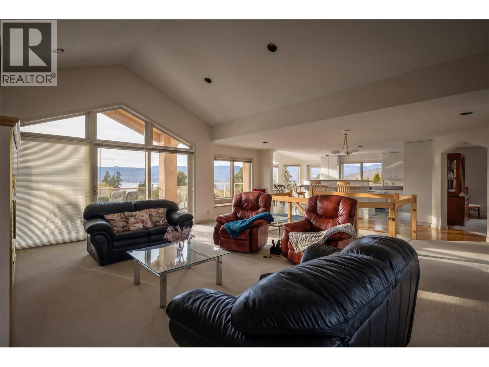 307 Sandpiper Court, Kelowna