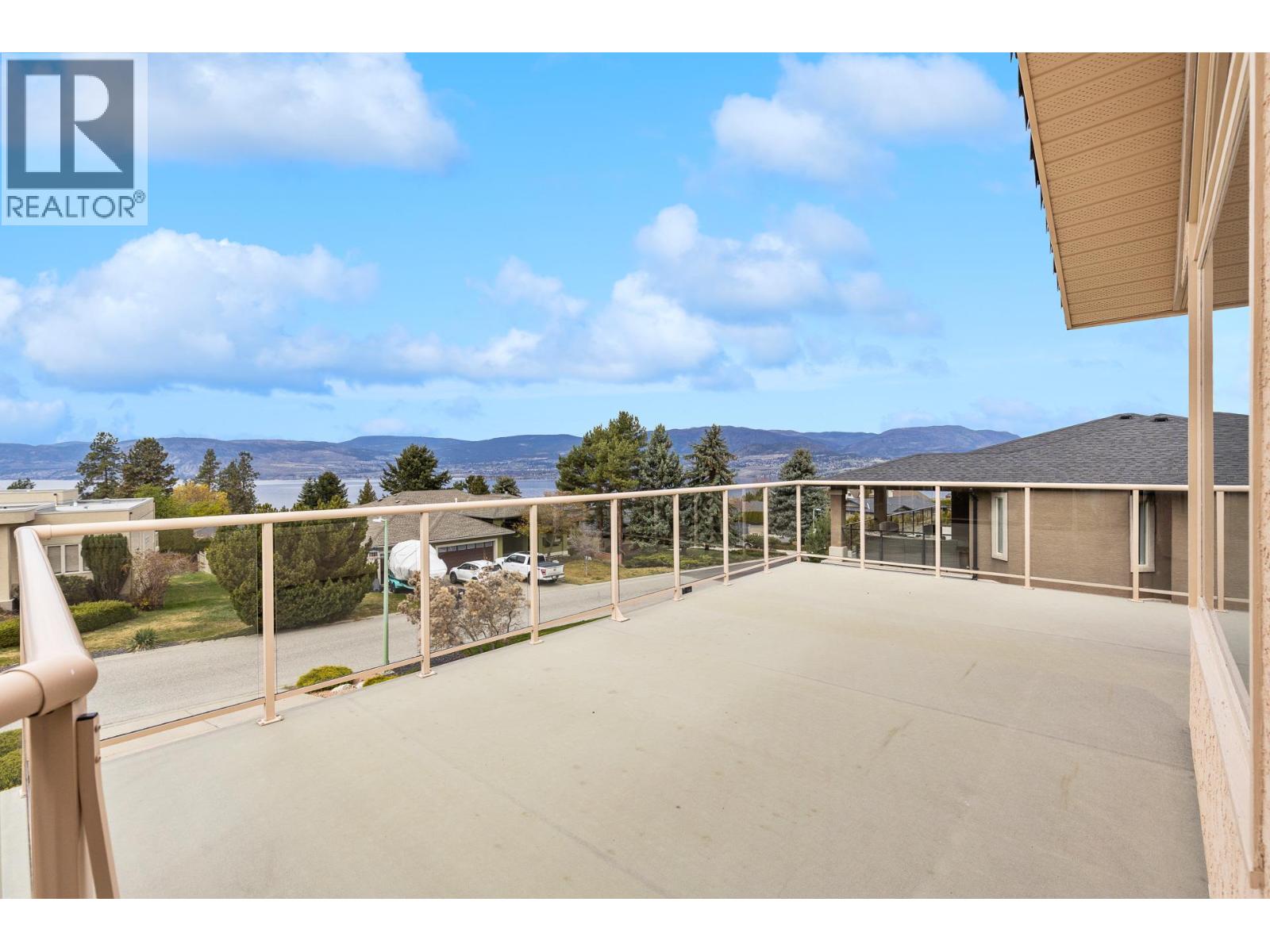 307 Sandpiper Court, Kelowna