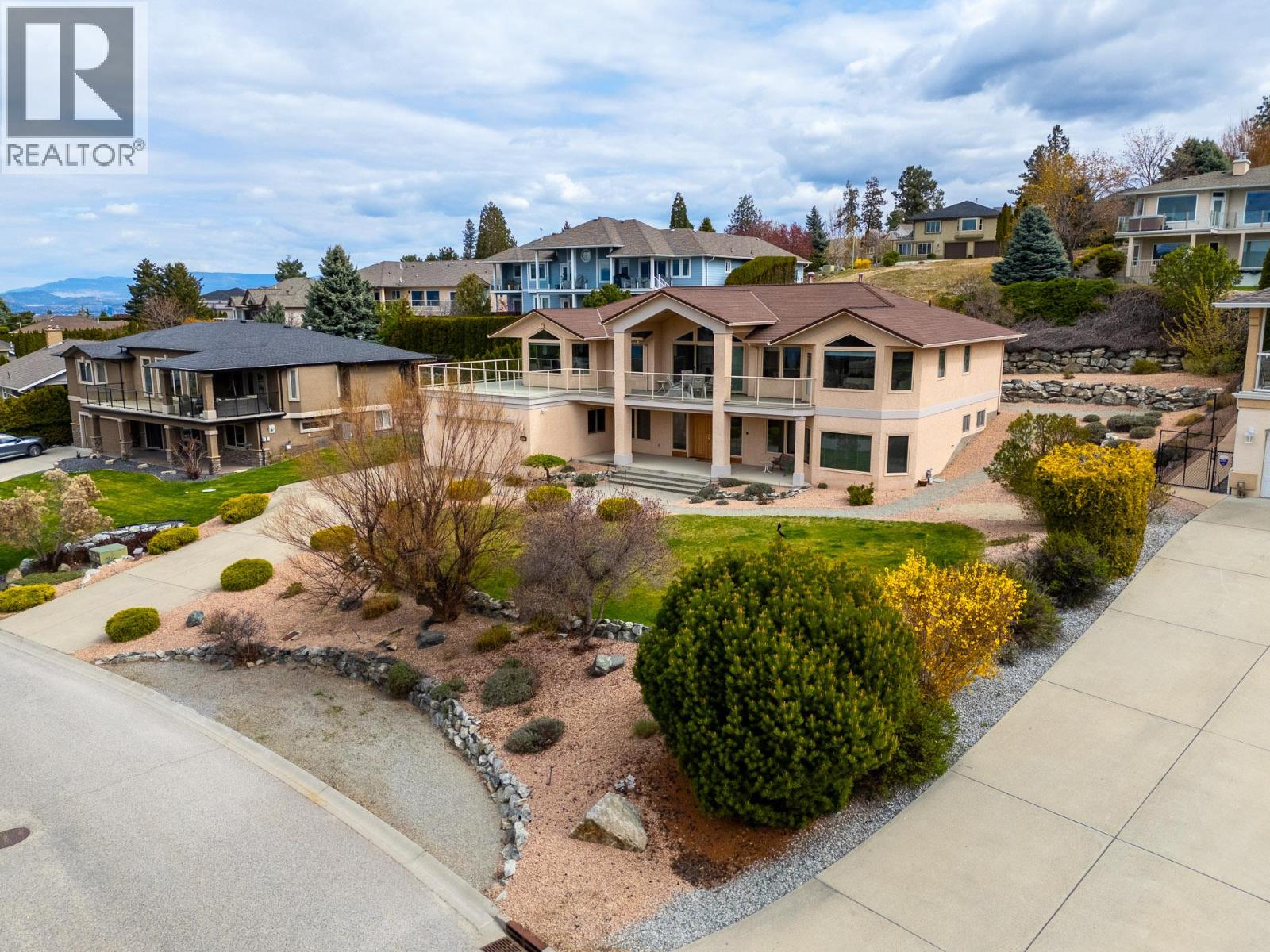 307 Sandpiper Court, Kelowna