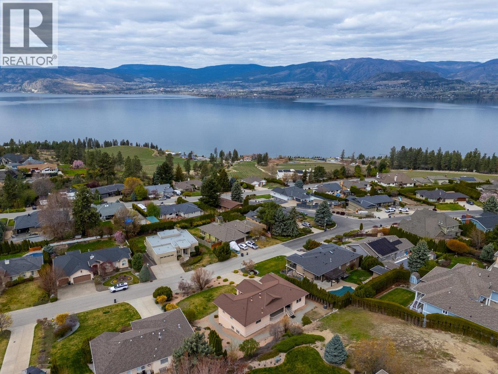 307 Sandpiper Court, Kelowna