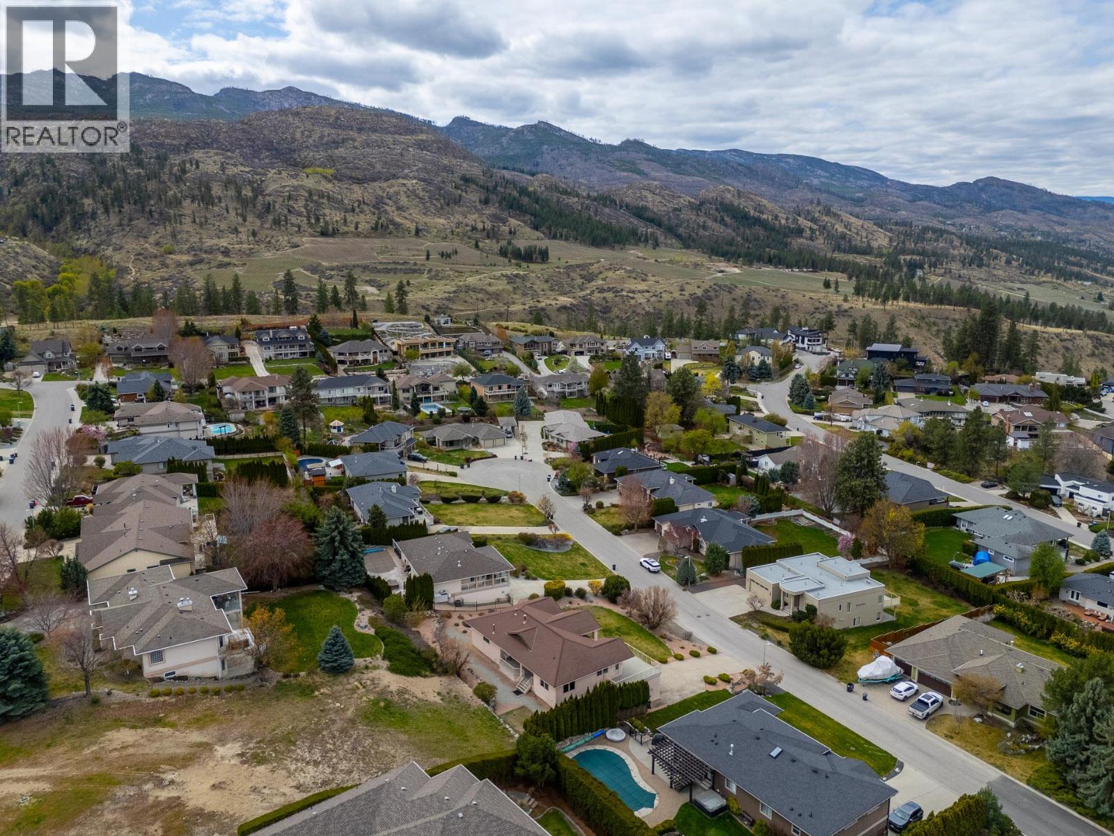 307 Sandpiper Court, Kelowna