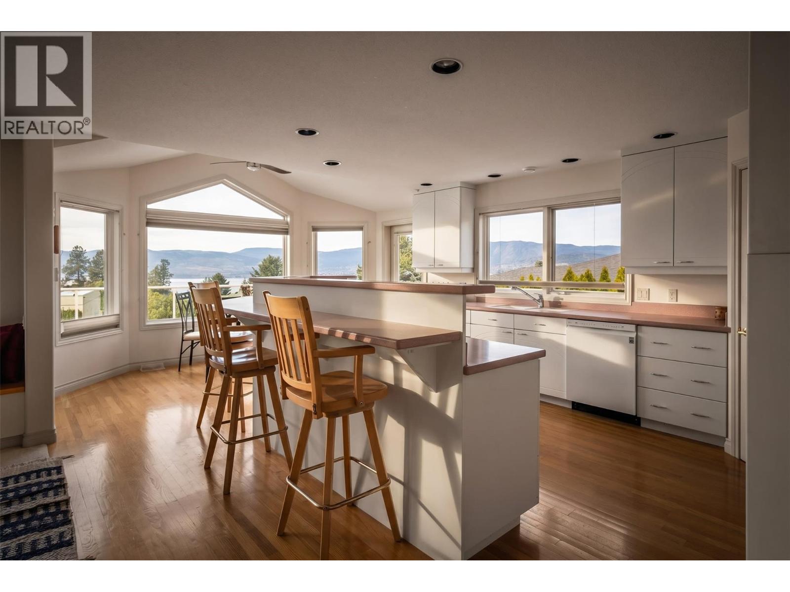 307 Sandpiper Court, Kelowna