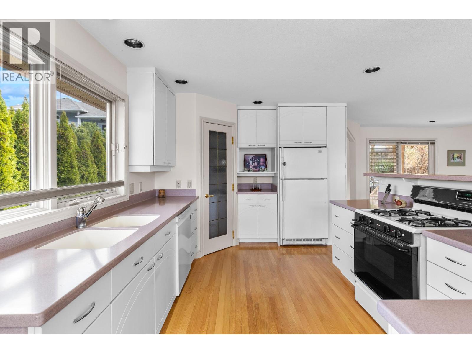 307 Sandpiper Court, Kelowna