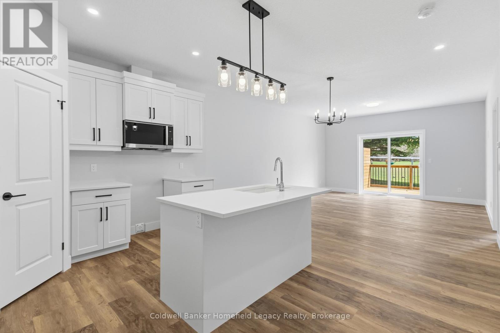 7 - 165 EGAN AVENUE — photo 13