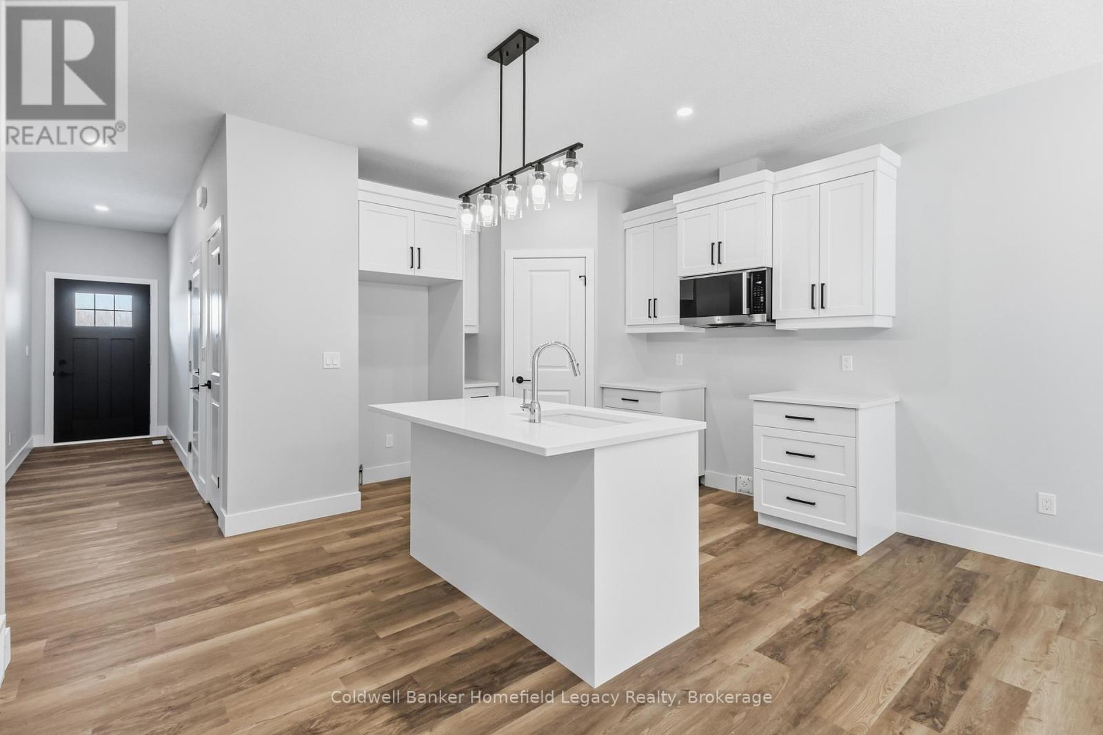 7 - 165 EGAN AVENUE — photo 14