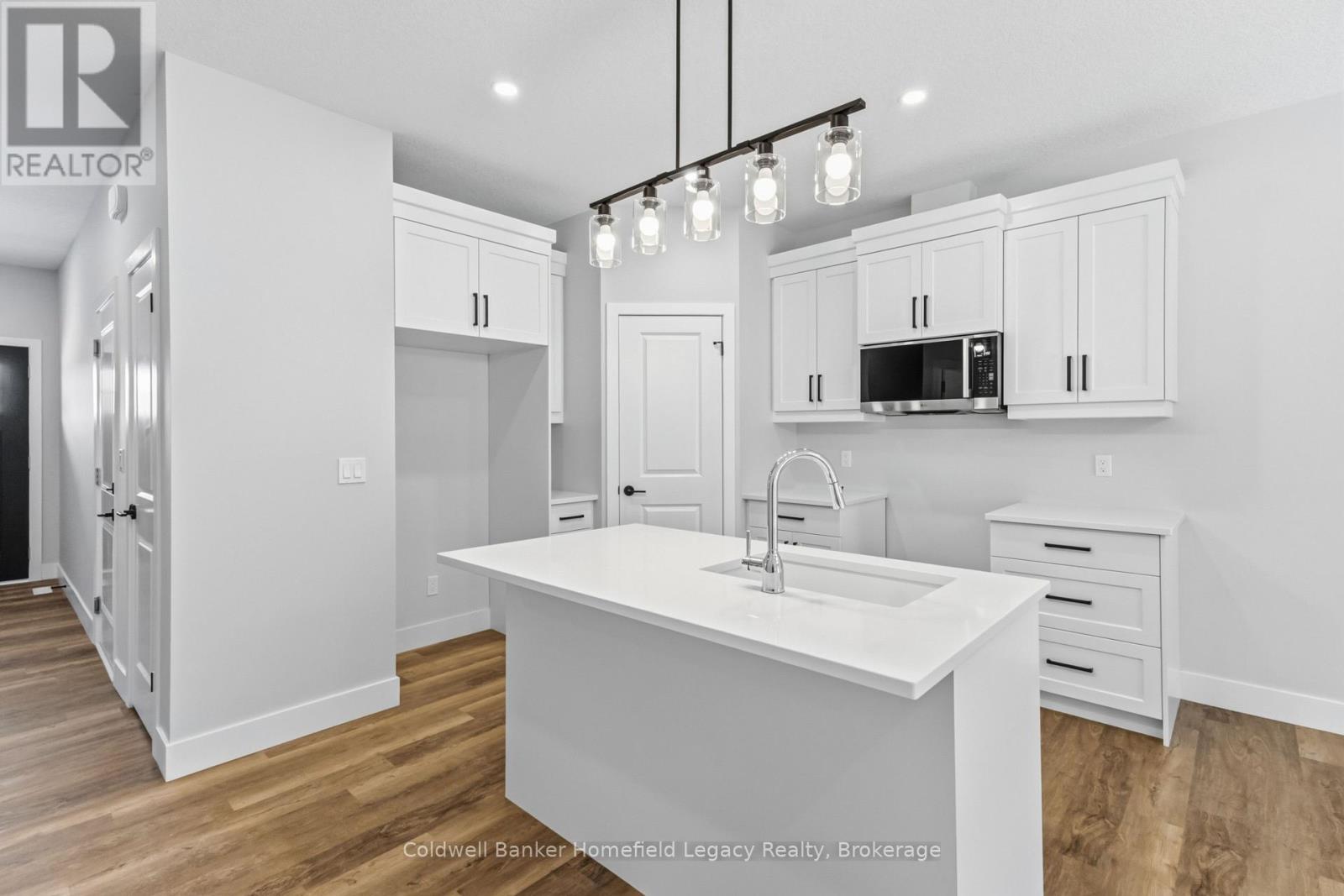 7 - 165 EGAN AVENUE — photo 15