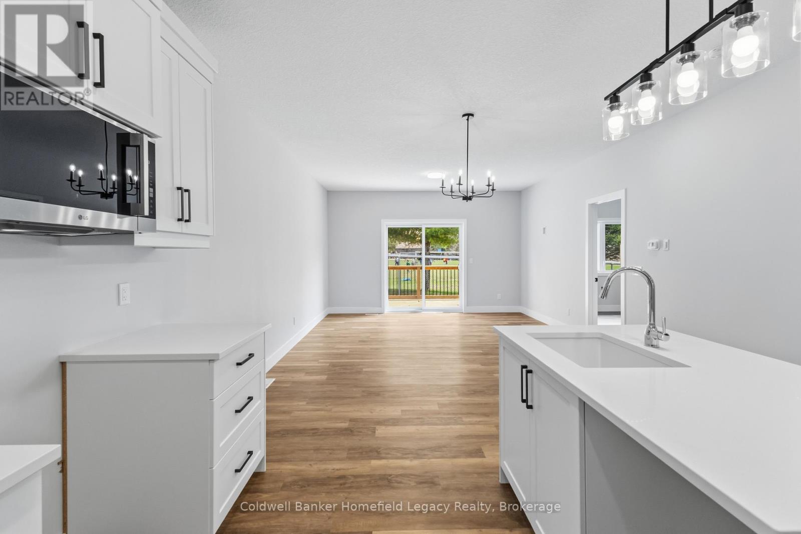 7 - 165 EGAN AVENUE — photo 17