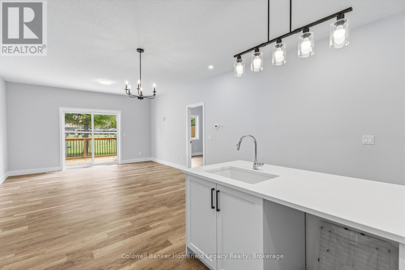7 - 165 EGAN AVENUE — photo 18