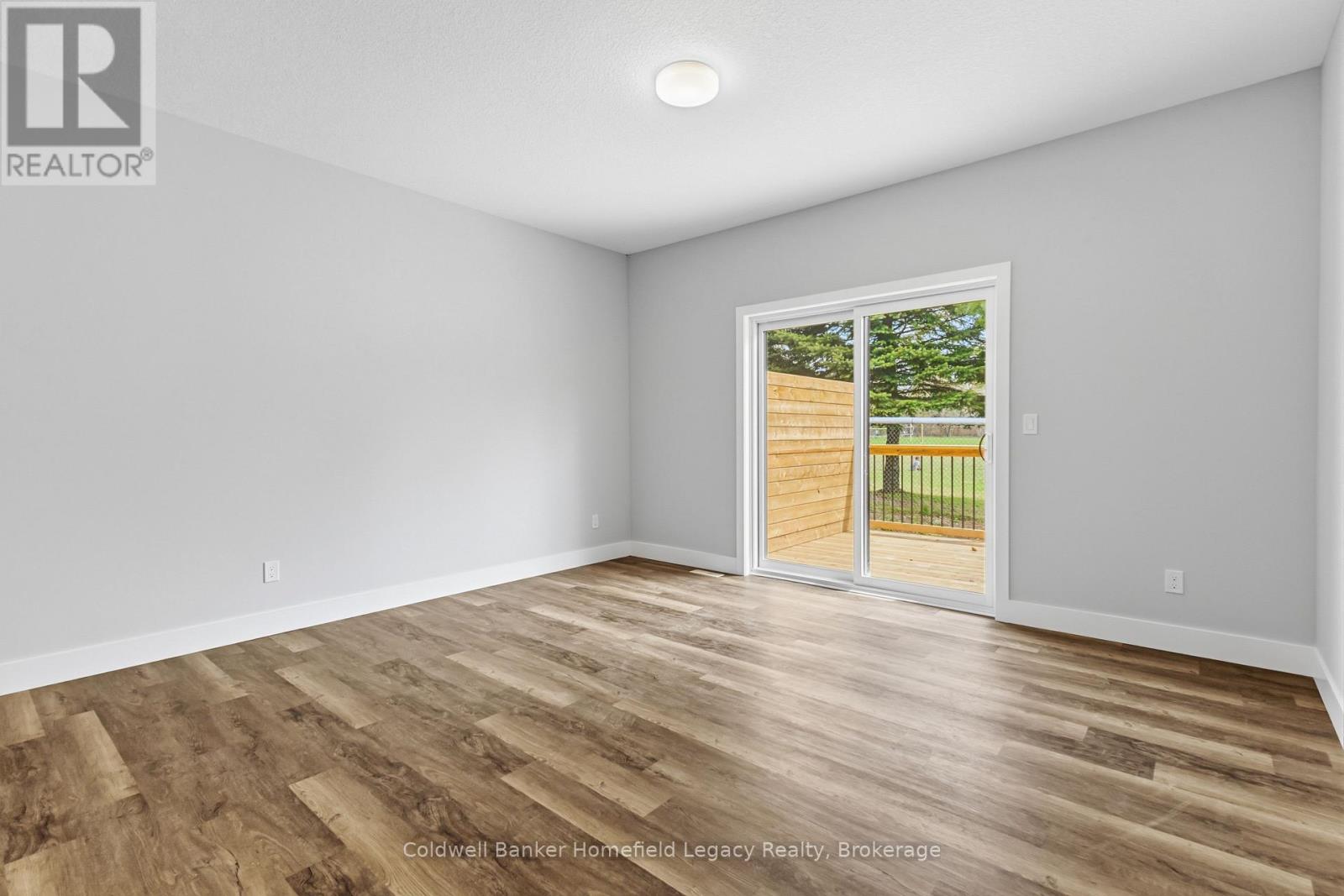 7 - 165 EGAN AVENUE — photo 22