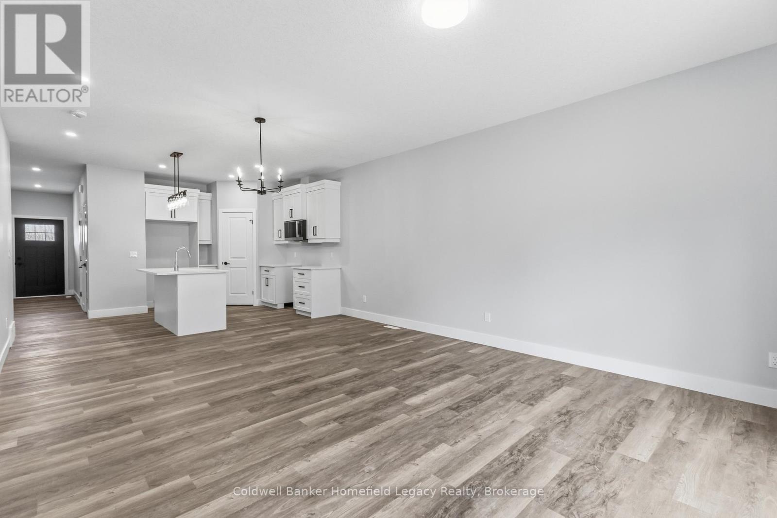 7 - 165 EGAN AVENUE — photo 25
