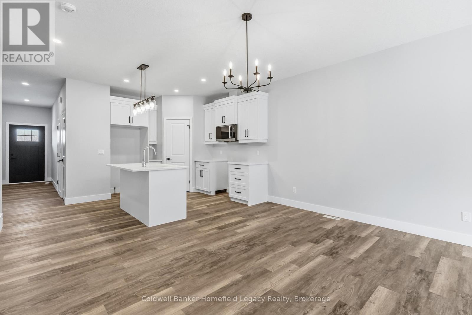 7 - 165 EGAN AVENUE — photo 26