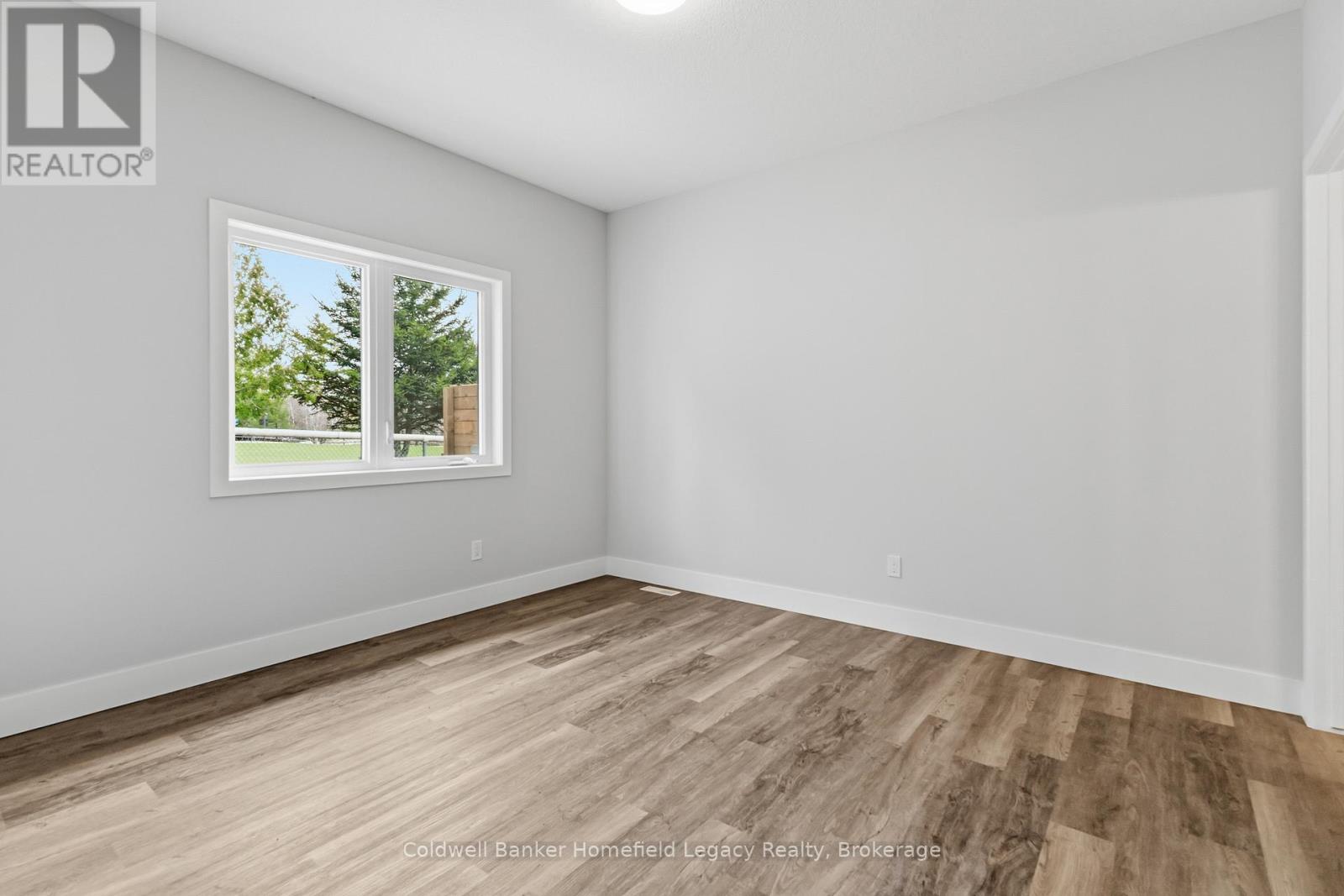 7 - 165 EGAN AVENUE — photo 27