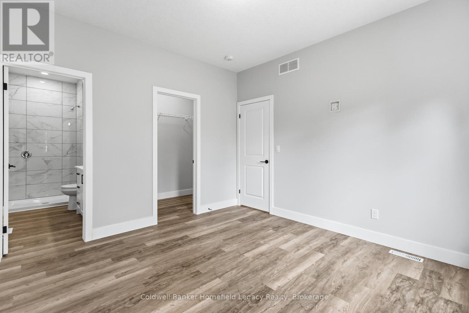 7 - 165 EGAN AVENUE — photo 29