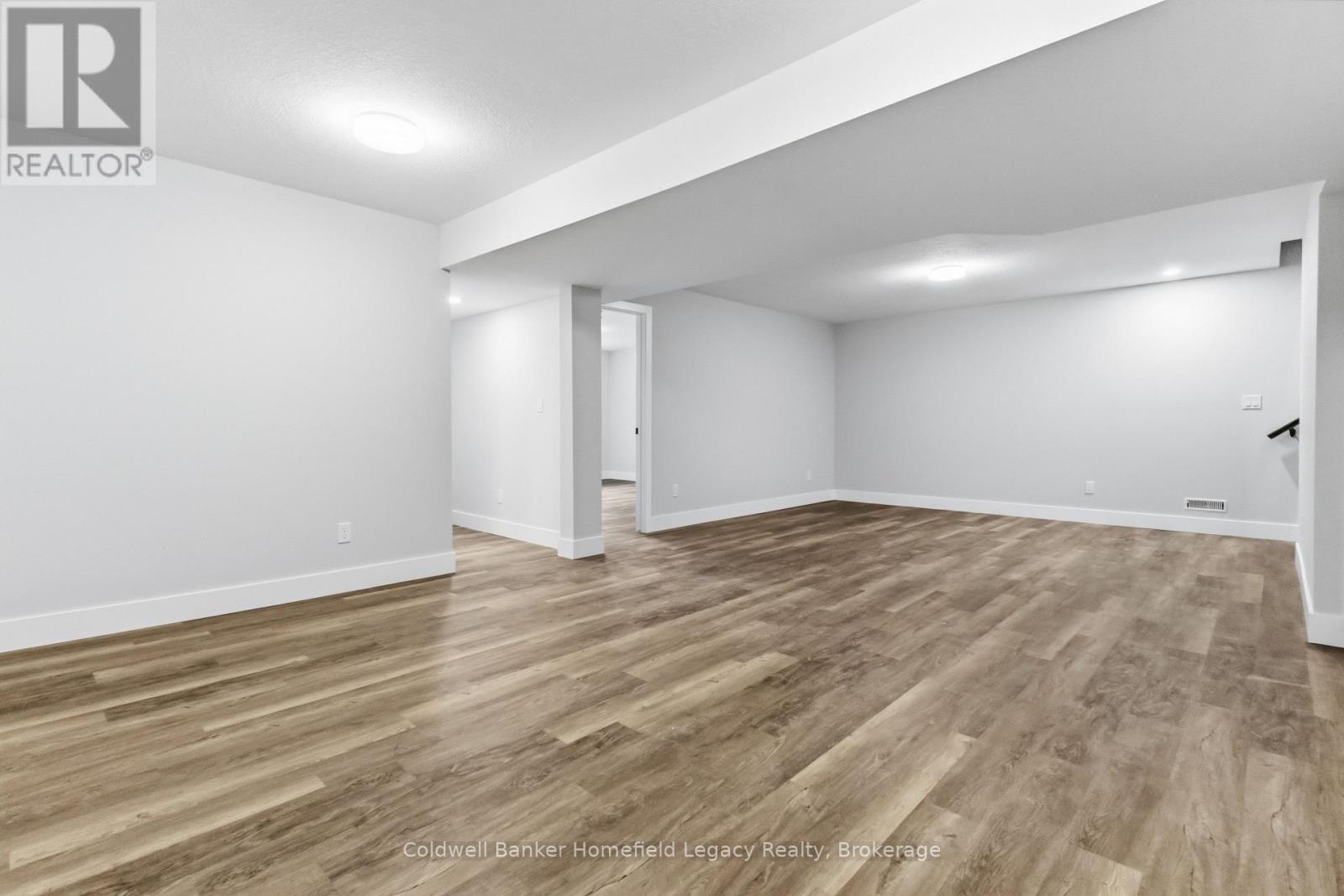 7 - 165 EGAN AVENUE — photo 34