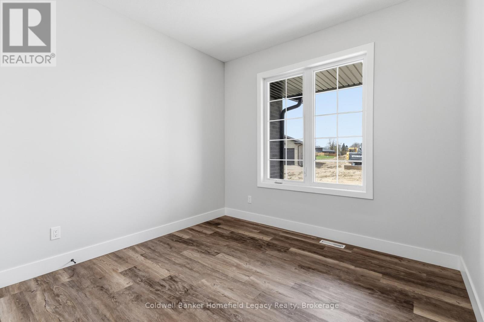 7 - 165 EGAN AVENUE — photo 7