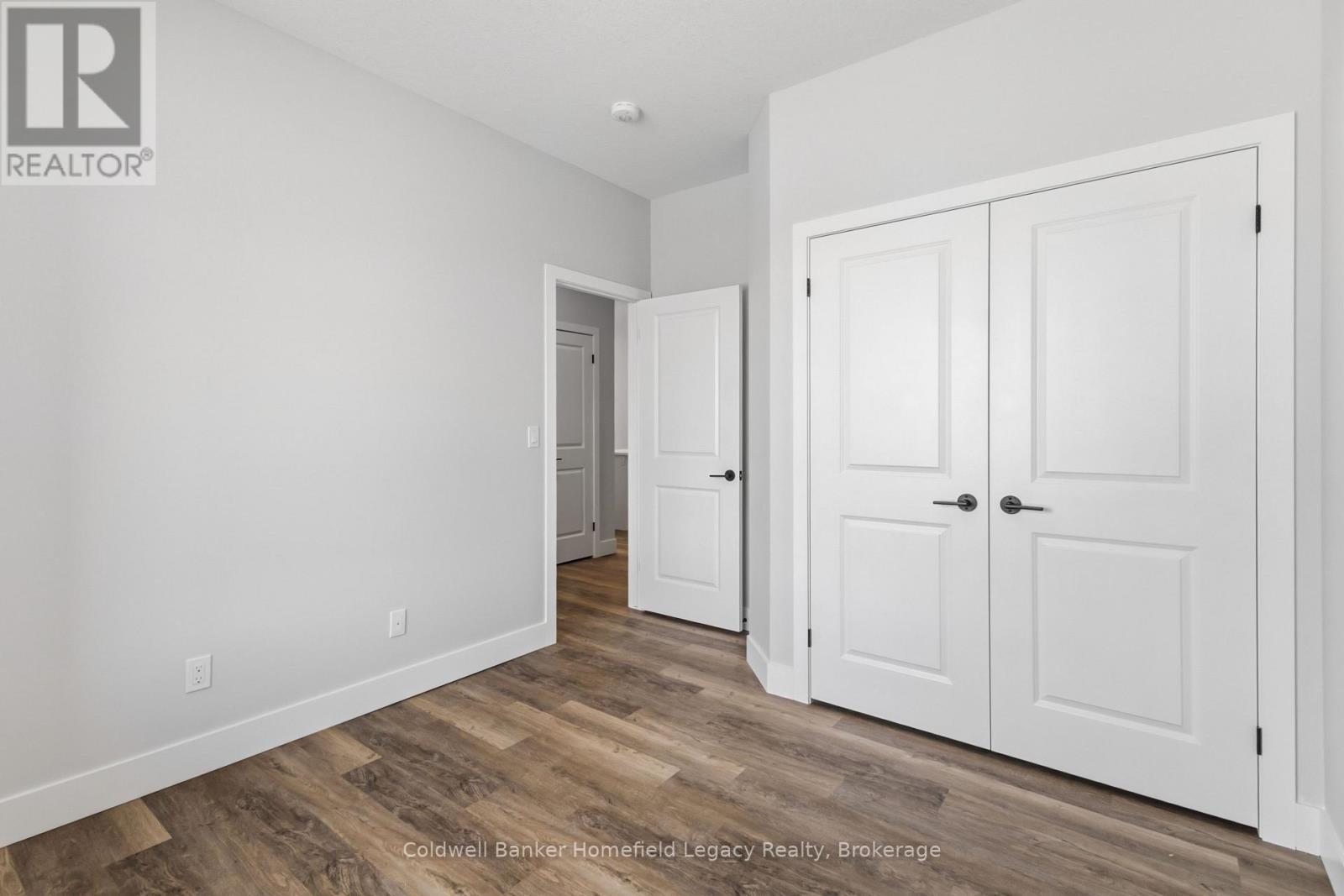 7 - 165 EGAN AVENUE — photo 8