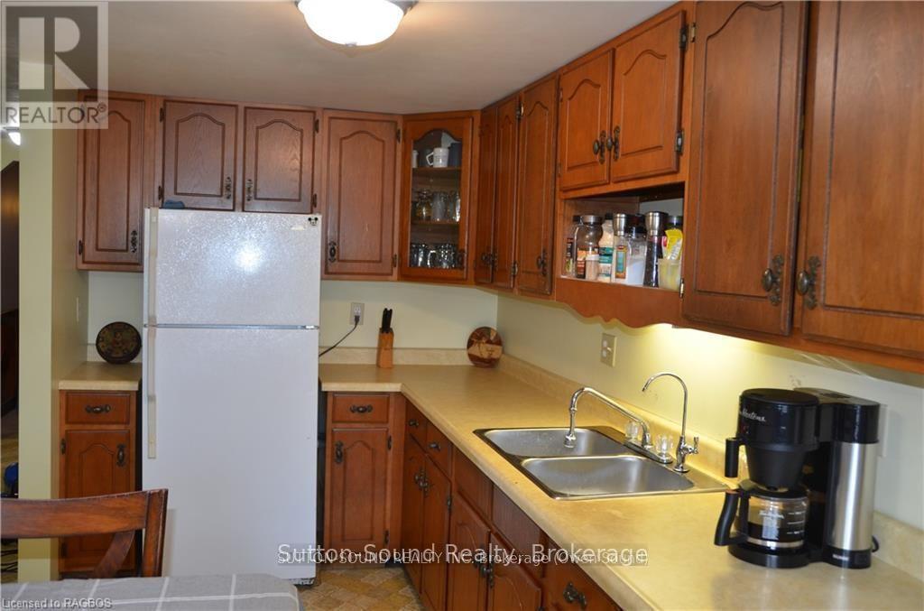 402432 GREY ROAD 4 - 5