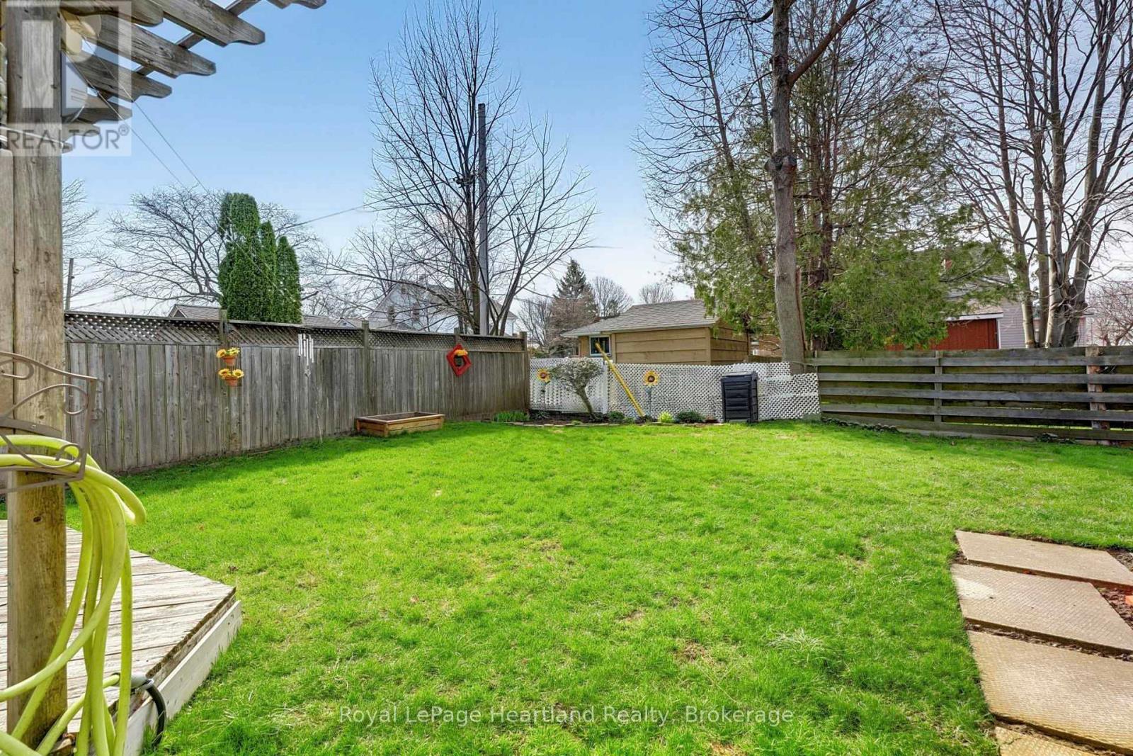 67 ELGIN AVENUE W - 44