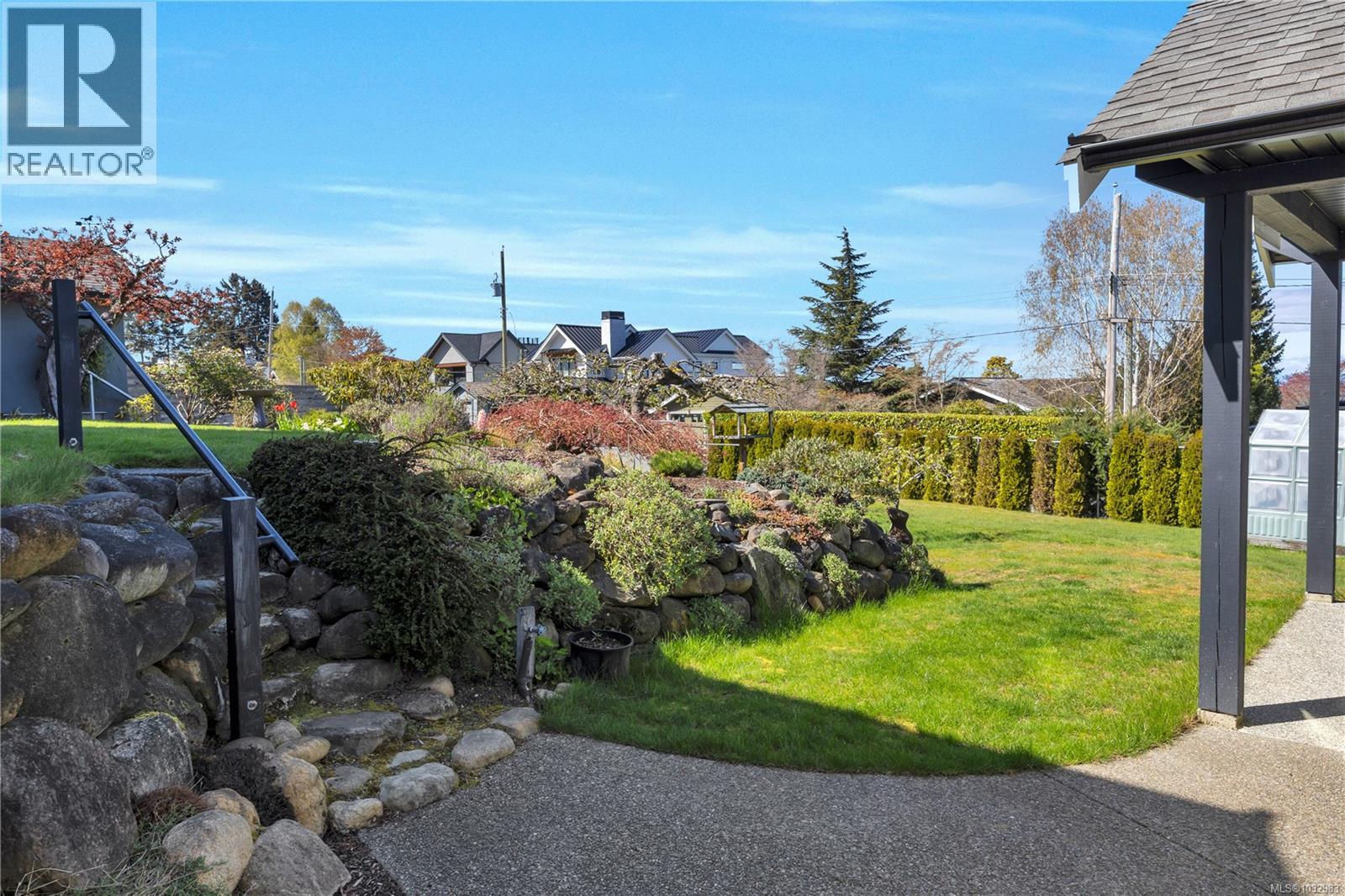 315 CRESCENT RD W - 42