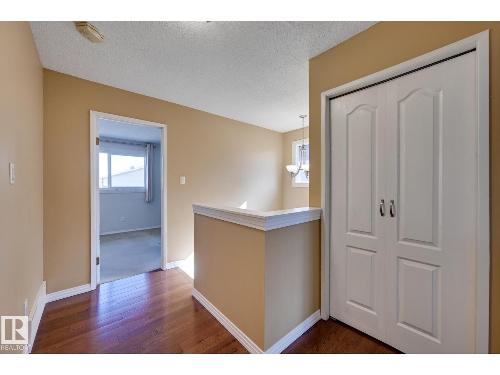 10634 158 AV NW, Edmonton