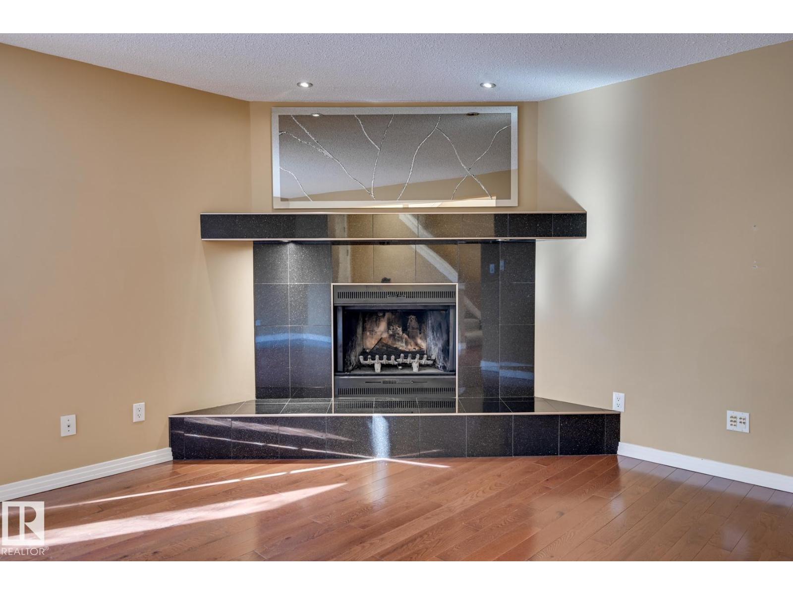 10634 158 AV NW, Edmonton