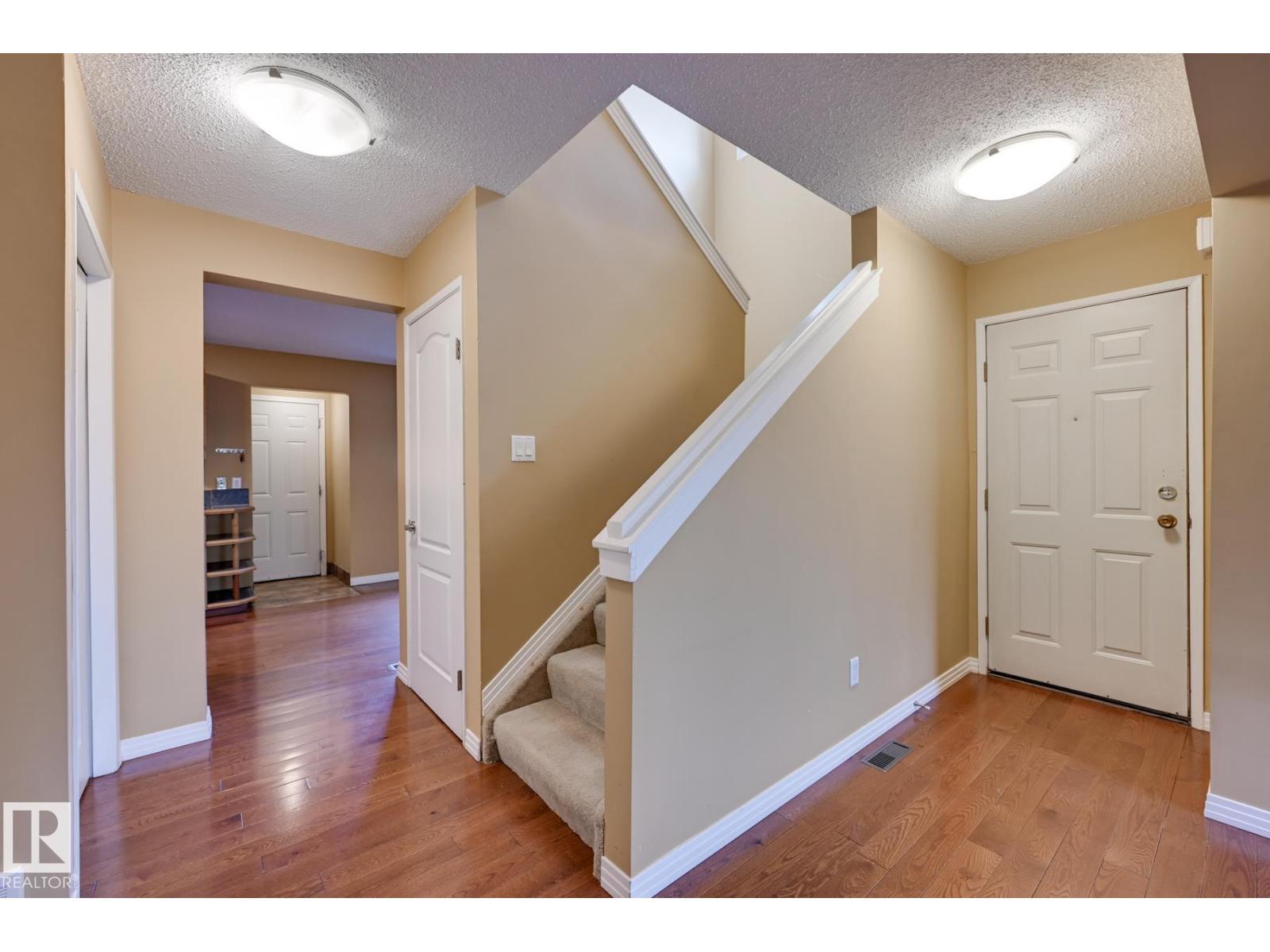 10634 158 AV NW, Edmonton