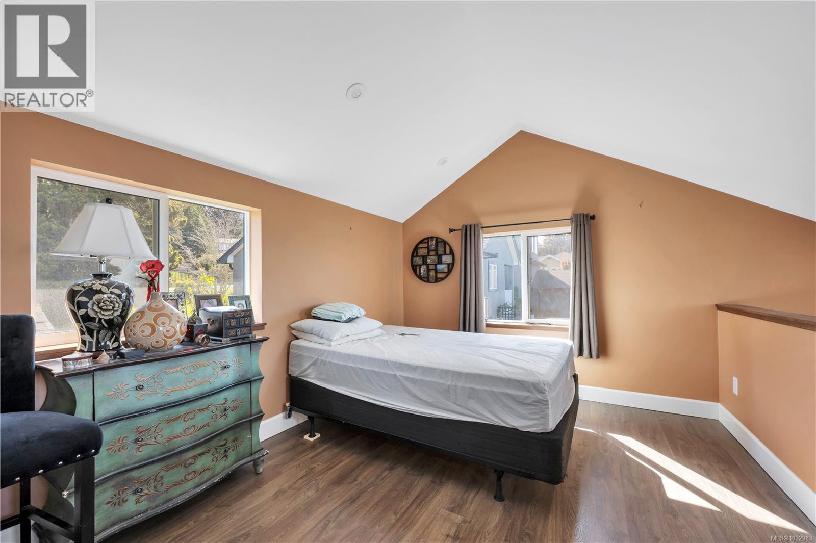 315 CRESCENT RD W - 37