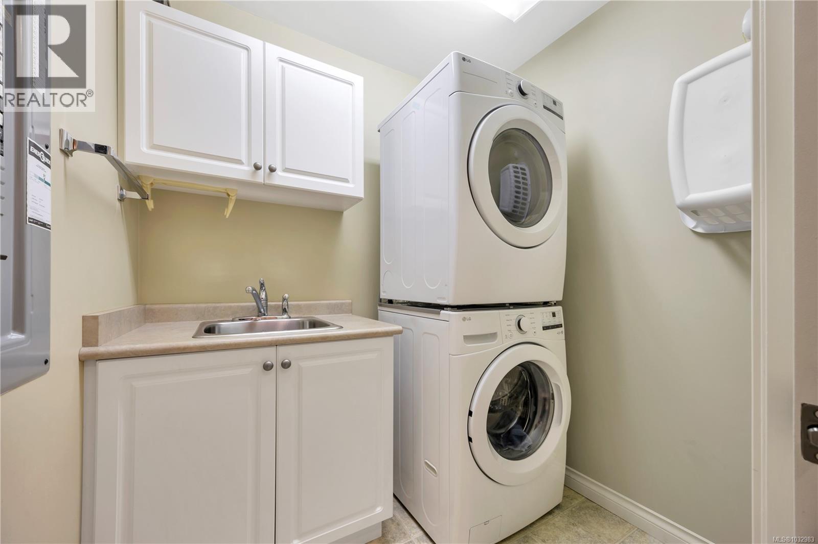 315 CRESCENT RD W - 18