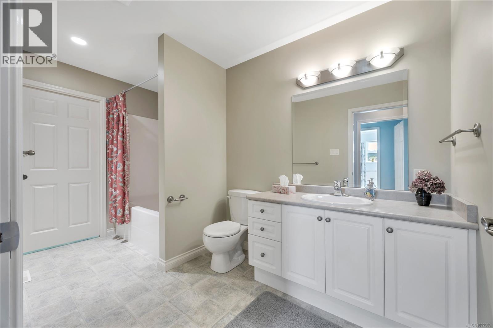 315 CRESCENT RD W - 19