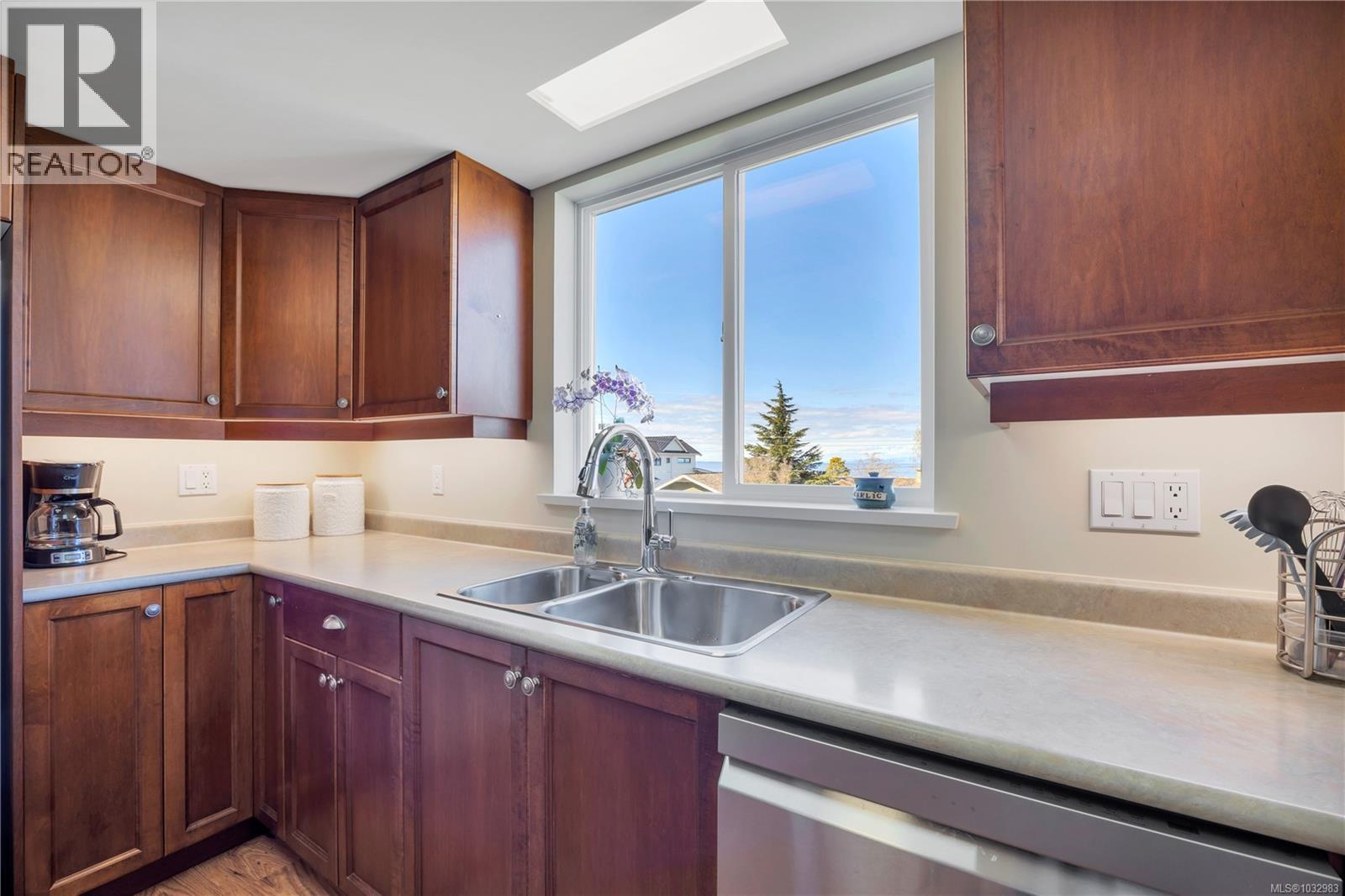 315 CRESCENT RD W - 31