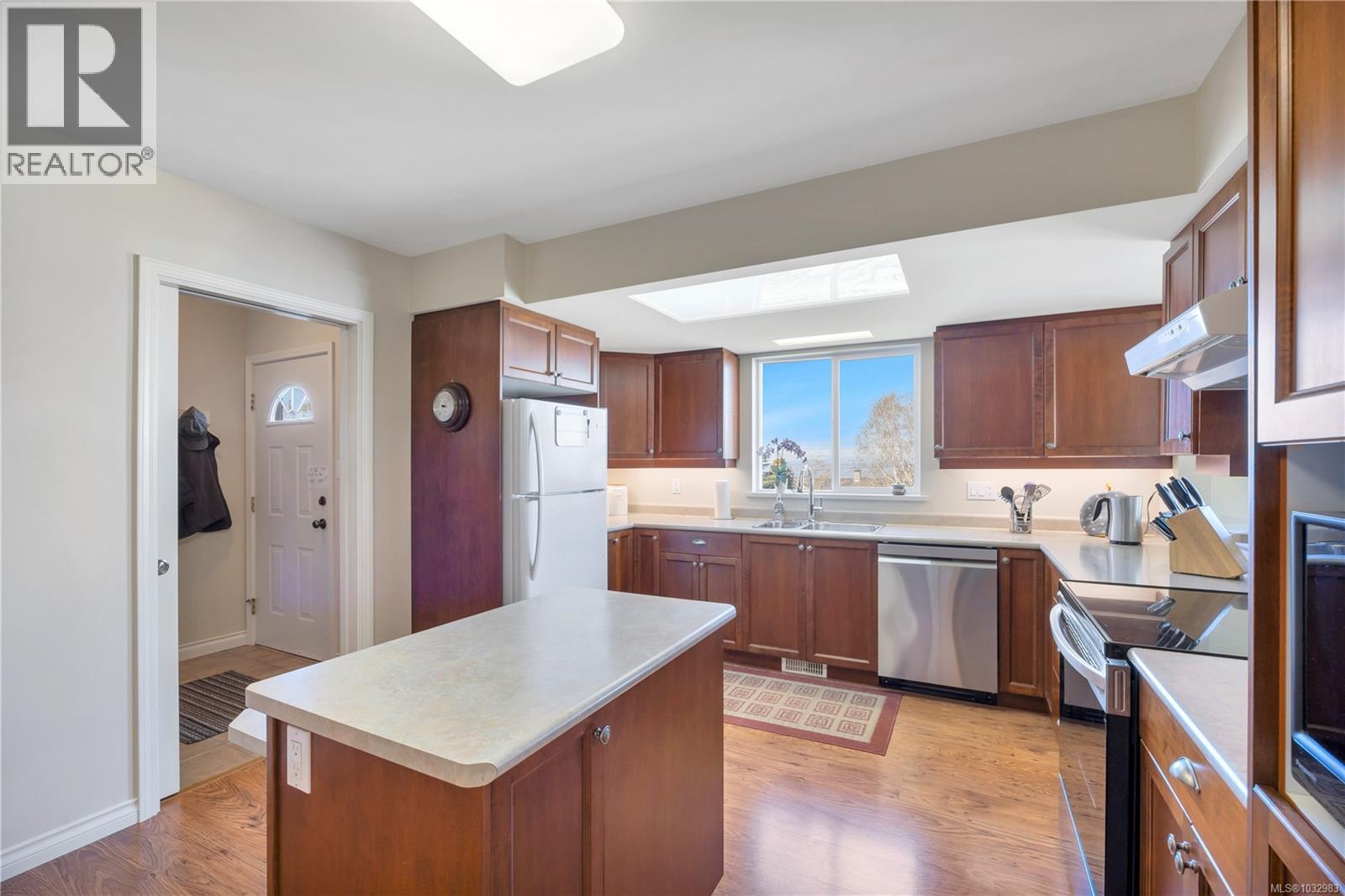 315 CRESCENT RD W - 33