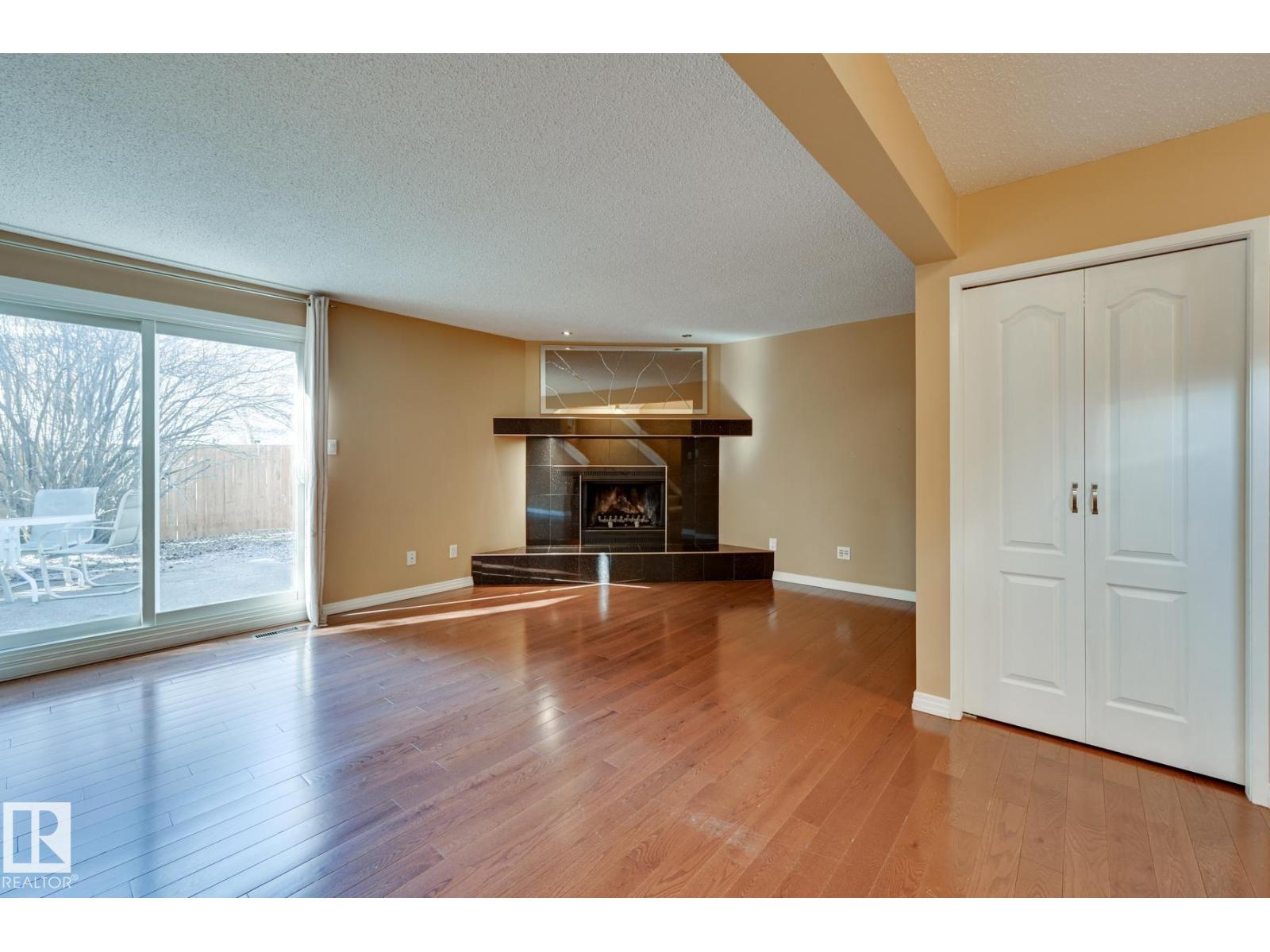 10634 158 AV NW, Edmonton