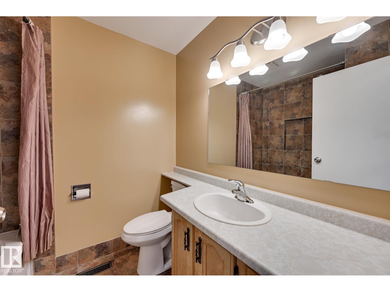 10634 158 AV NW - 23